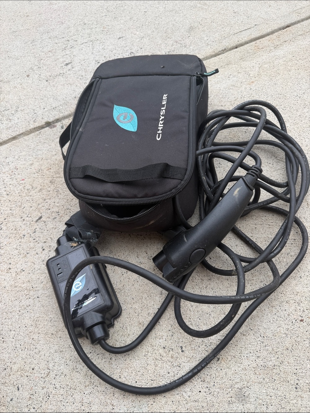 Chrysler Pacifica Plug in Hybrid Battery Charger EV Charging Cable & case